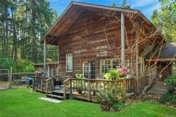2101 Parkway Pl  Errington, BC V0R 1V0