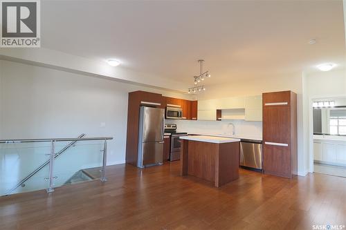 810 1015 Patrick Crescent, Saskatoon, SK - Indoor Photo Showing Kitchen