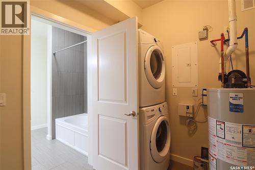 810 1015 Patrick Crescent, Saskatoon, SK - Indoor Photo Showing Laundry Room