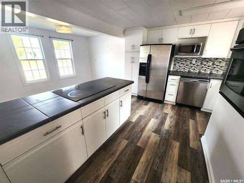 430 3Rd Street, Estevan, SK - Indoor Photo Showing Kitchen With Stainless Steel Kitchen