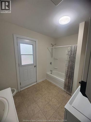 853 PILLETTE Unit# 2 , Windsor, Ontario N8Y 3B4 4