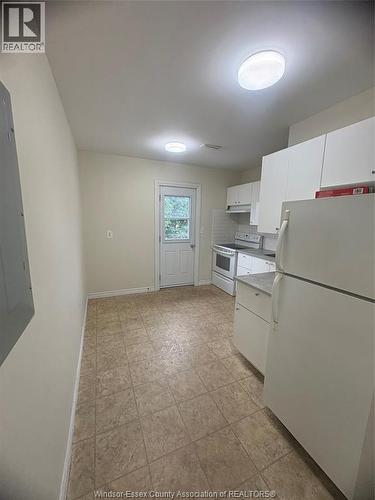 853 PILLETTE Unit# 2 , Windsor, Ontario N8Y 3B4 5