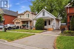 127 MONTRAVE AVENUE Oshawa (Vanier), ON L1J 4R6