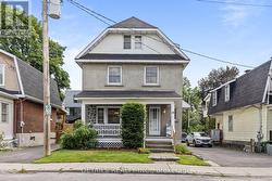18 OXFORD STREET  Ottawa, ON K1Y 2R7