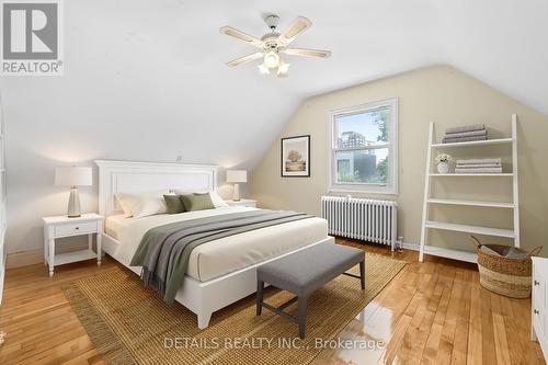 18 Oxford Street, Ottawa, ON - Indoor Photo Showing Bedroom