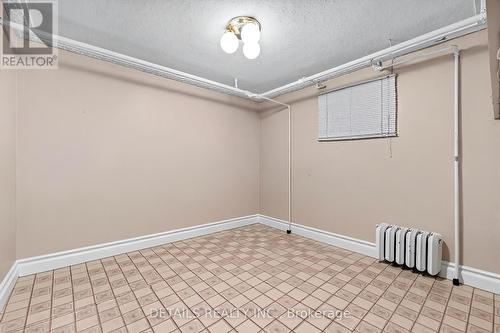 Basement Bedroom - 18 Oxford Street, Ottawa, ON - Indoor Photo Showing Other Room