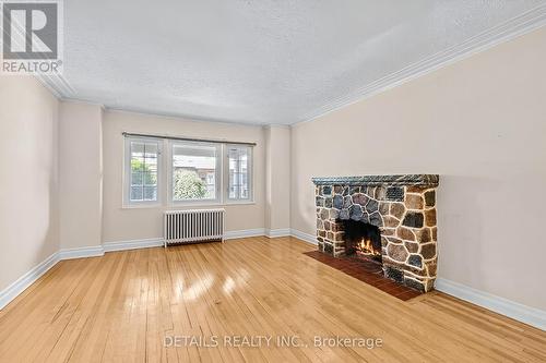 18 Oxford Street, Ottawa, ON - Indoor With Fireplace
