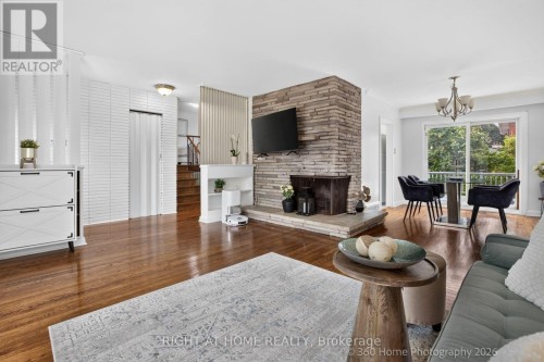 100 Perivale Crescent, Toronto, ON - Indoor Photo Showing Living Room