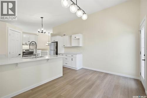 418 Greaves Crescent, Saskatoon, SK - Indoor Photo Showing Kitchen