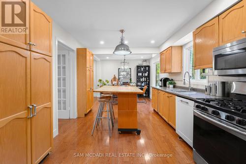644 Sweetwater Place, Mississauga, ON - Indoor Photo Showing Kitchen