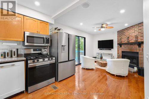 644 Sweetwater Place, Mississauga, ON - Indoor Photo Showing Kitchen With Fireplace