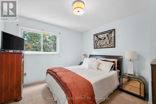644 Sweetwater Place, Mississauga, ON - Indoor Photo Showing Bedroom
