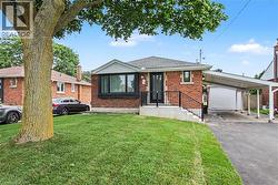 15 GREENWOOD Street  Hamilton, ON L8T 3N2
