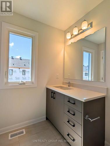 716 Tadpole Crescent, Ottawa, ON - Indoor Photo Showing Bathroom