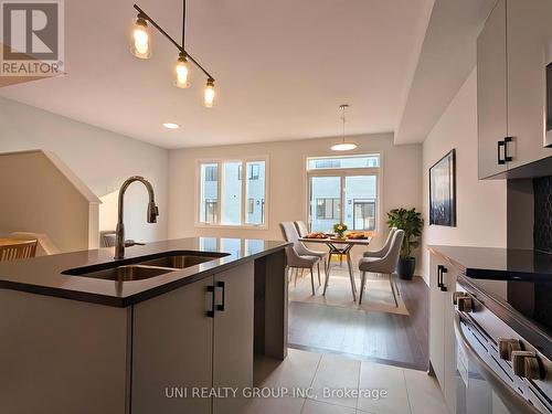716 Tadpole Crescent, Ottawa, ON - Indoor Photo Showing Kitchen With Double Sink