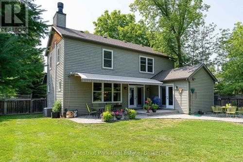 A private backyard deck and patio for entertaining - 71 Hickory Street, Collingwood, ON - Outdoor With Deck Patio Veranda