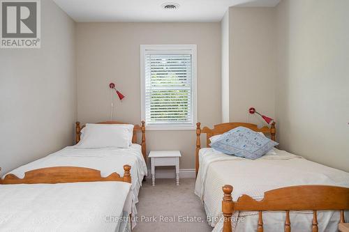 2nd flr guest bedroom at the back of the house - 71 Hickory Street, Collingwood, ON - Indoor Photo Showing Bedroom