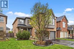 55 MEDLAND AVENUE E Whitby, ON L1P 1S7