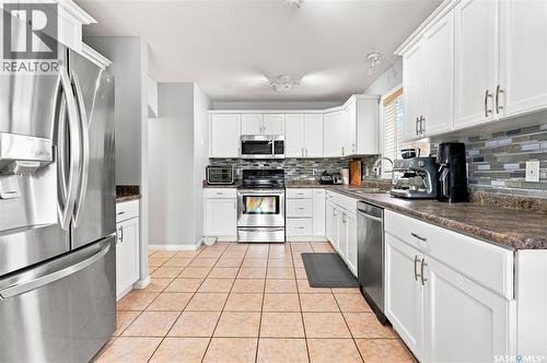 3010 37Th Street W, Saskatoon, SK - Indoor Photo Showing Kitchen