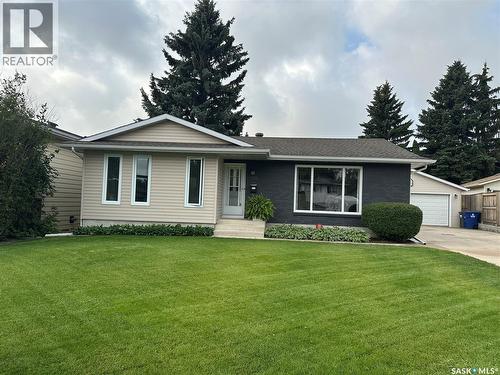355 Sylvian Crescent, Saskatoon, SK - Outdoor With Facade