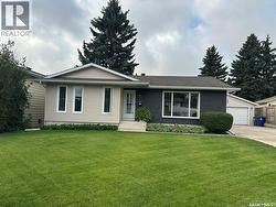 355 Sylvian CRESCENT  Saskatoon, SK S7H 5E6