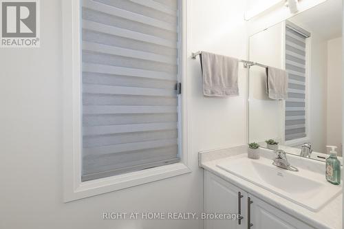 30 Caspian Square, Clarington, ON - Indoor Photo Showing Bathroom
