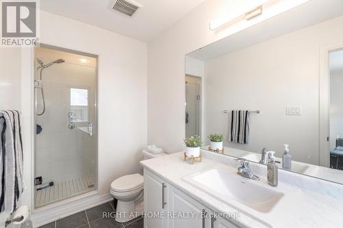 30 Caspian Square, Clarington, ON - Indoor Photo Showing Bathroom