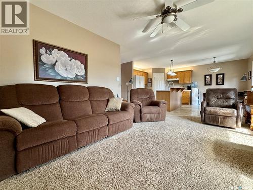 105 Russell Drive, Yorkton, SK - Indoor Photo Showing Living Room