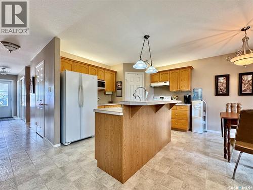 105 Russell Drive, Yorkton, SK - Indoor Photo Showing Kitchen