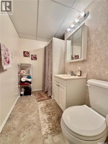 105 Russell Drive, Yorkton, SK - Indoor Photo Showing Bathroom