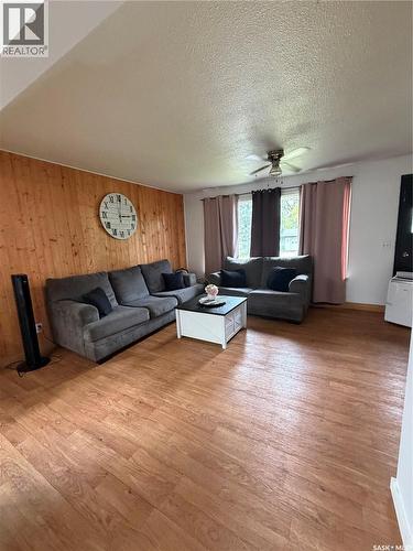 121 Pine Street, Porcupine Plain, SK - Indoor Photo Showing Living Room