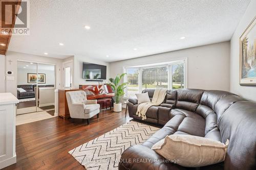 659 Glen Forrest Boulevard, Waterloo, ON - Indoor Photo Showing Living Room