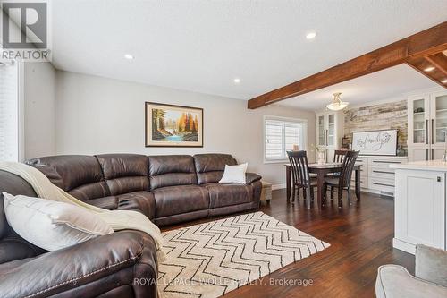 659 Glen Forrest Boulevard, Waterloo, ON - Indoor Photo Showing Living Room