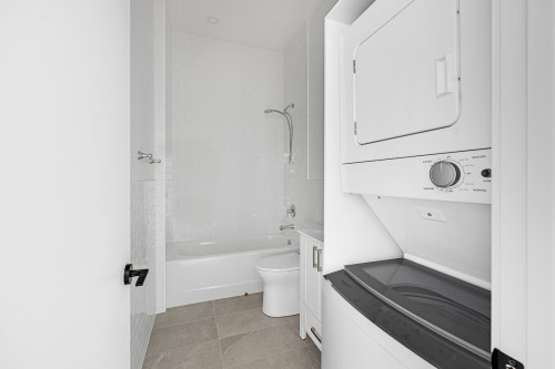 Bathroom - 4-1228 Rue St-Mathieu, Montréal (Ville-Marie), QC - Indoor