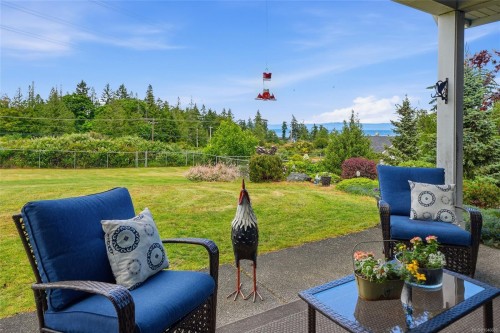 3861 Creekside Dr, Bowser, BC 