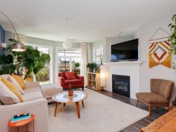 #206-1258 Esquimalt Rd Esquimalt, BC V9A 3P3
