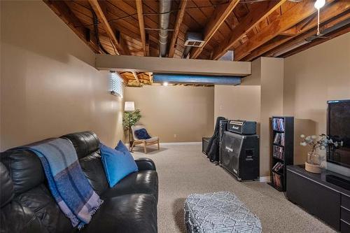 40 Argonne Bay, Winnipeg, MB - Indoor Photo Showing Basement