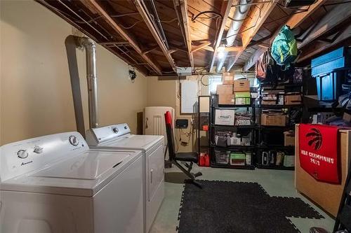 40 Argonne Bay, Winnipeg, MB - Indoor Photo Showing Laundry Room