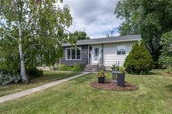 40 Argonne BAY  Winnipeg, MB R2J 2K6