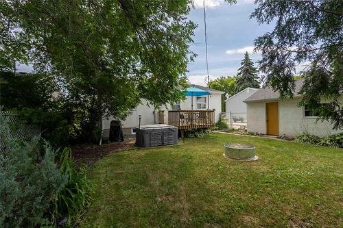 40 Argonne Bay, Winnipeg, MB - Outdoor