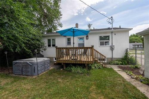 40 Argonne Bay, Winnipeg, MB - Outdoor With Deck Patio Veranda