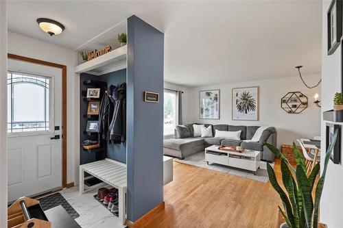 40 Argonne Bay, Winnipeg, MB - Indoor