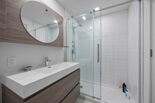 Salle de bains - 615-695 Boul. Perrot, L'Île-Perrot, QC - Indoor Photo Showing Bathroom