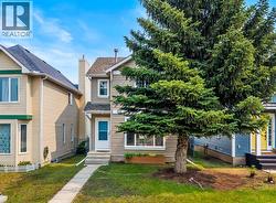 91 Hidden Crescent NW  Calgary, AB T3A 5L4