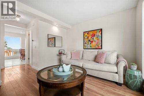 91 Hidden Crescent Nw, Calgary, AB 