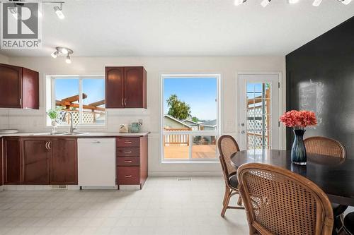 91 Hidden Crescent Nw, Calgary, AB 