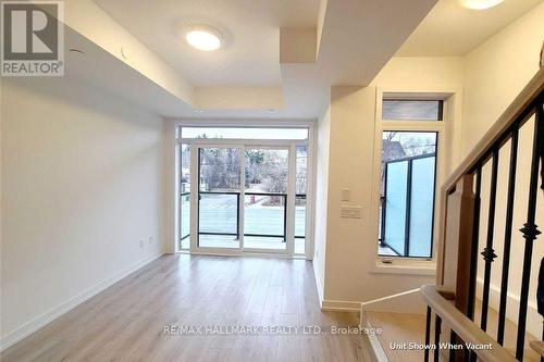 8 - 262 FINCH AVENUE E , Toronto, Ontario M2N 0L3 2