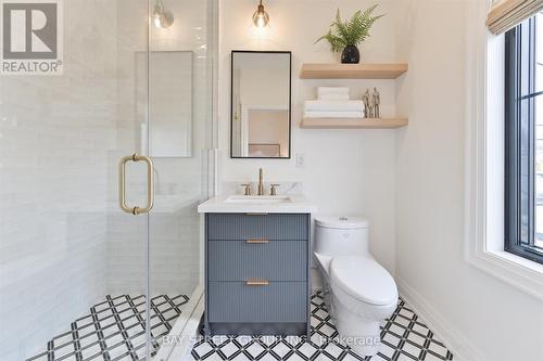 547 Eastern Avenue, Toronto, ON - Indoor Photo Showing Bathroom
