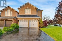 7419 BLACK WALNUT TRAIL  Mississauga, ON L5N 8A4