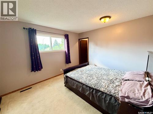 2173 Douglas Avenue, North Battleford, SK - Indoor Photo Showing Bedroom